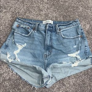 Abercrombie mid rise mom short